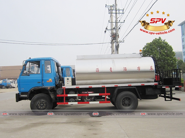 Dongfeng Asphalt Distributor Truck 02